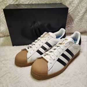 Adidas Superstar Sneakers